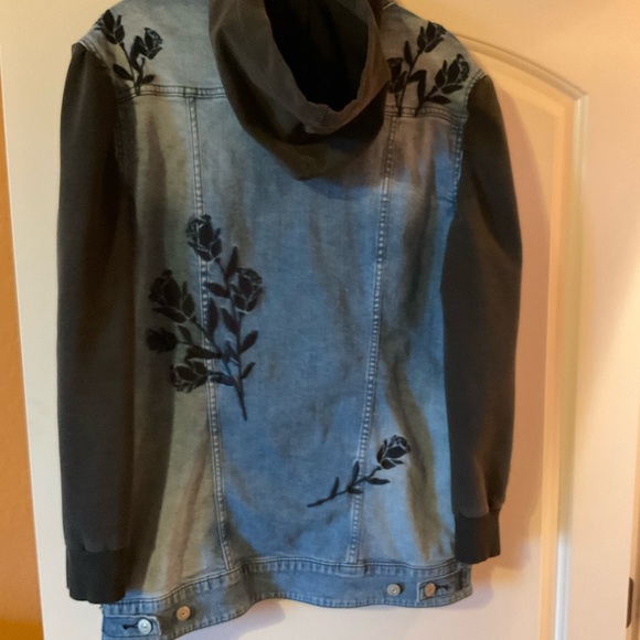 Jean jacket, one of a kind - Picture 2 of 9